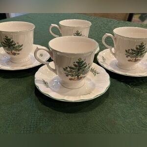 NIKKO JAPAN CHRISTMASTIME VINTAGE CERAMIC 4 TEACUPS & SAUCERS